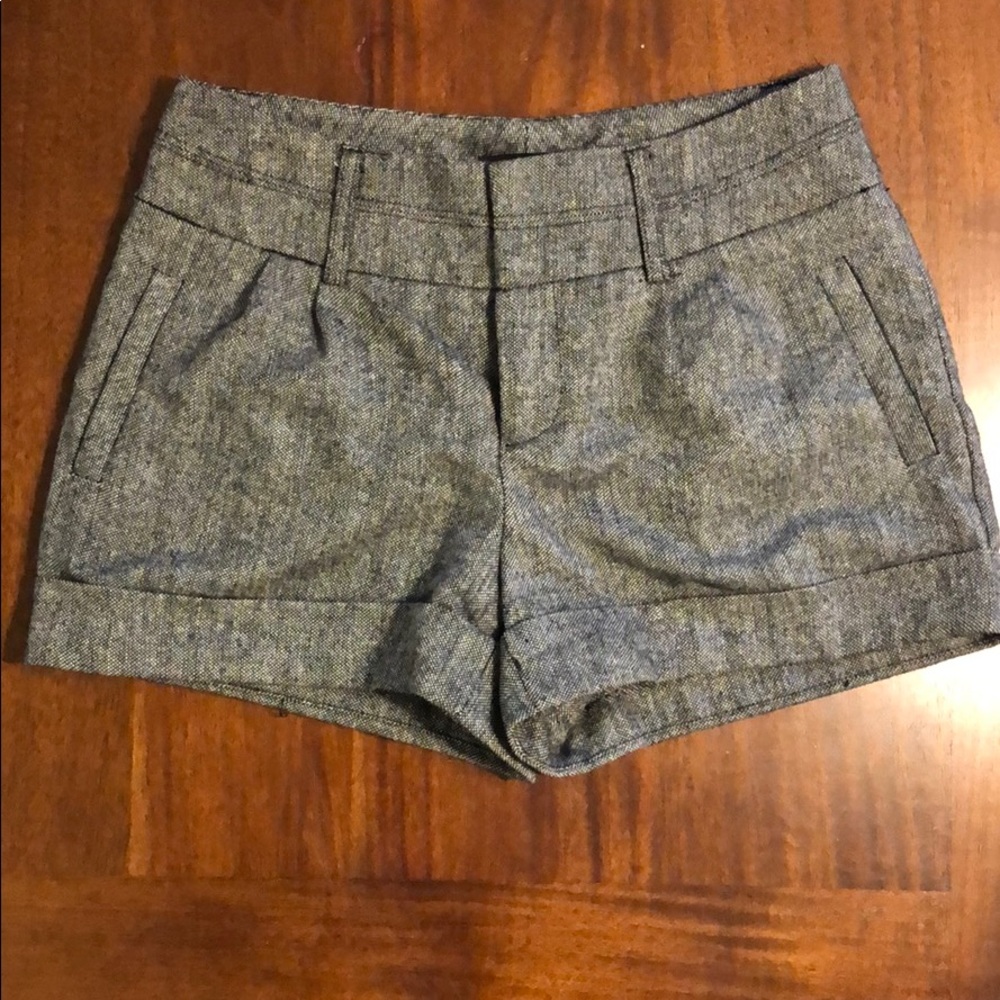 ✨2/$25 Forever 21 dress shorts